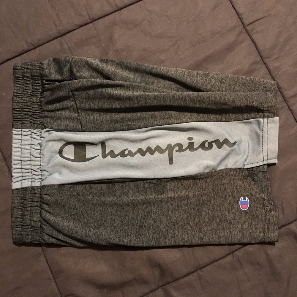 Boys Champion Shorts Black & Gray Size 7/8 - Picture 14 of 14